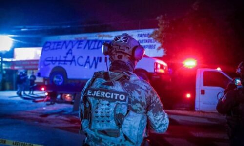 Dos de los seis cuerpos encontrados en camioneta abandonada en Culiacán son de veracruzanos