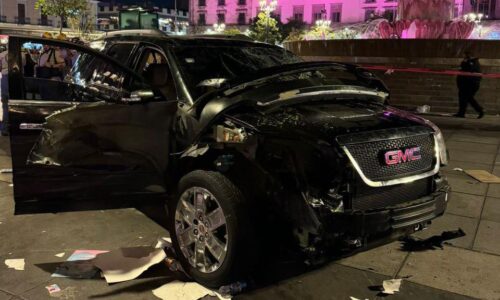 Vehículo embiste a manifestantes pro vida en Guadalajara, dejando 16 heridos