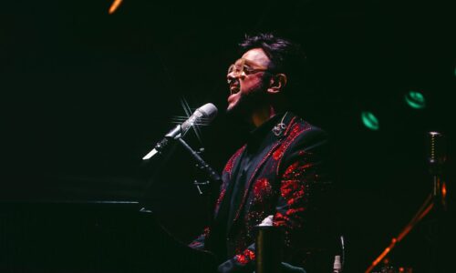 Aleks Syntek asegura que es un puente musical entre generaciones