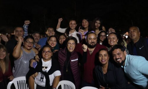 Mario Polo puso a bailar a los 10 mil jarochos que llenaron el «Benito Juárez» en la posada de Rosa María Hernández Espejo