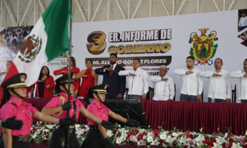 Tierra Blanca se convertirá en la «Capital del Vidrio» afirma al Álvaro Gómez en Tercer Informe de Resultados