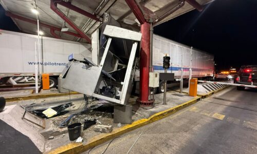Amedrentan a reportero mientras cubría destrozo de caseta de peaje en La Antigua