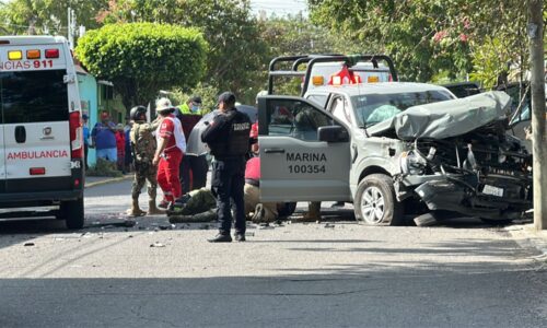 Impacta patrulla de Marina a camión urbano en Veracruz hay 9 lesionados