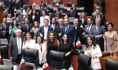 Senadores aumentan su salario a más de 131 mil pesos mensuales
