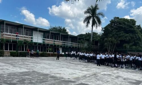 En Soledad de Doblado denuncian envío de fotos de alumnos en baños escolares