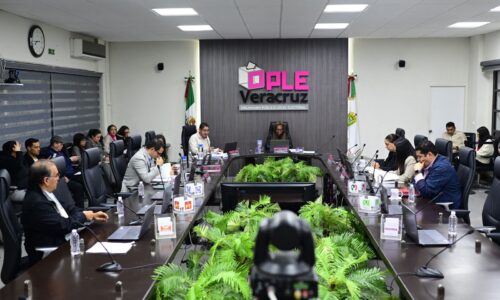 Consejo General del OPLE Veracruz desahoga consultas sobre candidaturas no registradas y programas sociales