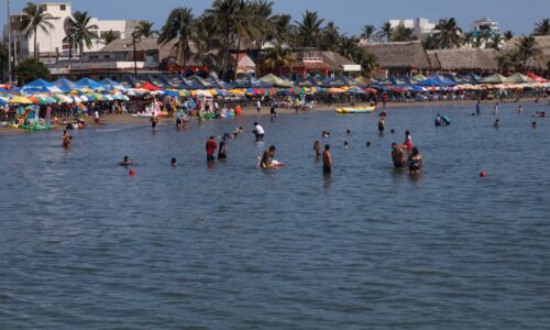 Bajas ventas en Villa del Mar pues turistas traen tortas y cervezas de sus casas