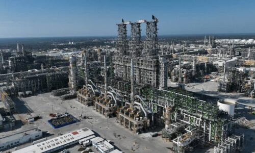 ¿200 millones de barriles al día? La refinería Dos Bocas y el dato que no cuadra