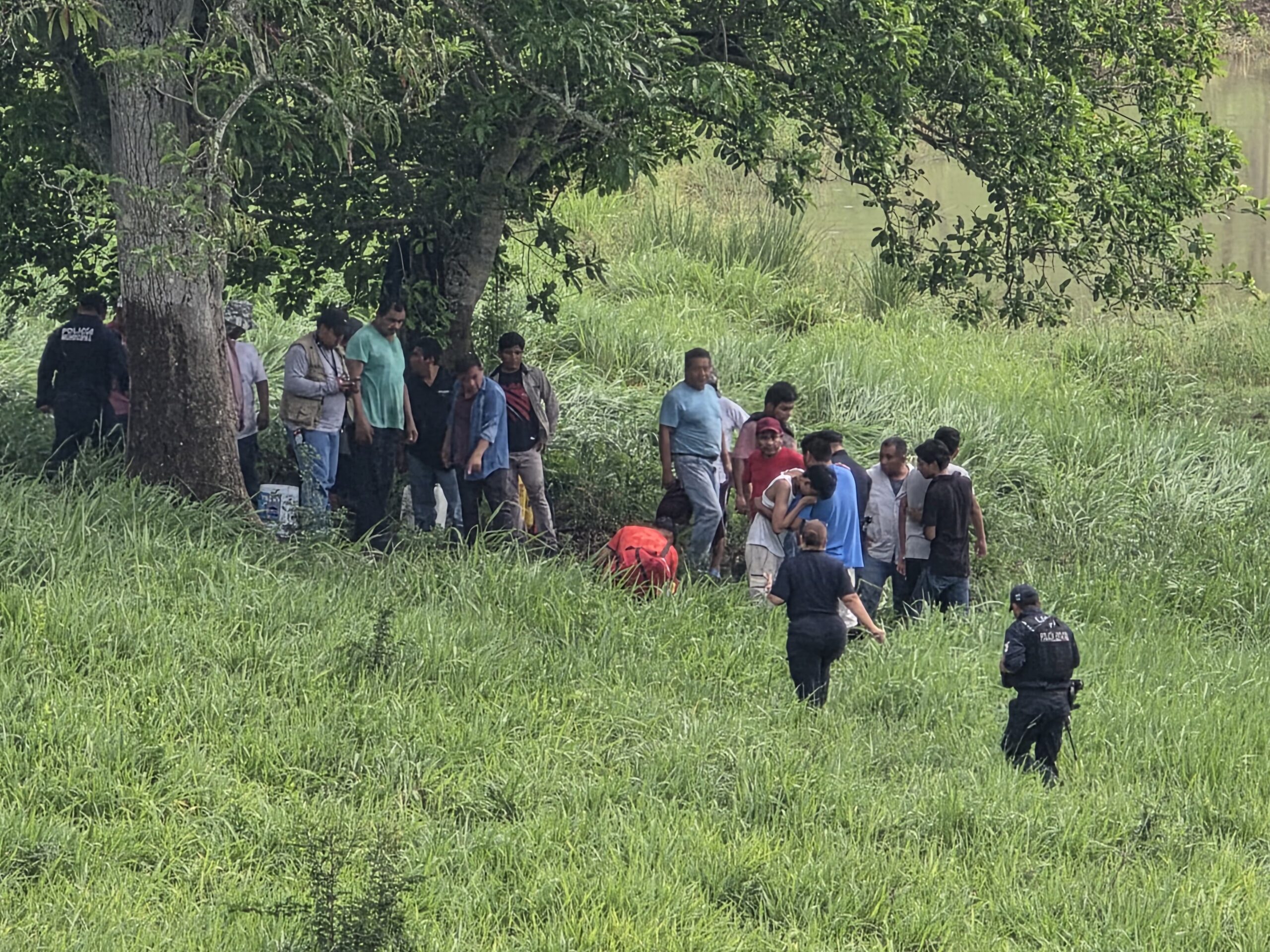 Un rayo le quita la vida a campesino en Coatzintla