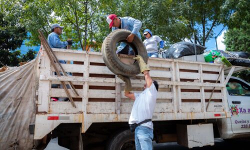 Realiza Ayuntamiento jornada de descacharrización en la Obrero Campesina