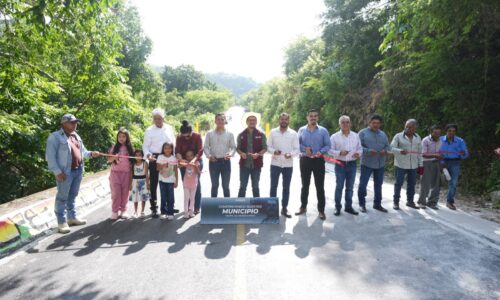 Inaugura Ayuntamiento de Emiliano Zapata obra en camino a Xoltepec