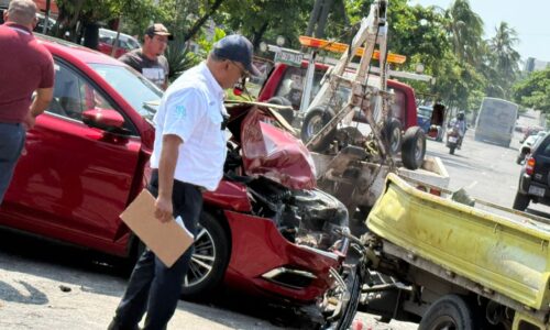 Lesionado trabajador del ayuntamiento de Veracruz tras aparatoso choque