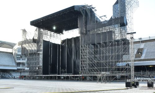 Con 70 tráilers de producción, Shakira cierra gira mundial en Veracruz