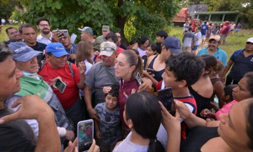 EN POZA RICA, VERACRUZ, PRESIDENTA CLAUDIA SHEINBAUM SUPERVISA ENTREGA DE AYUDA HUMANITARIA Y TRASLADOS MÉDICOS