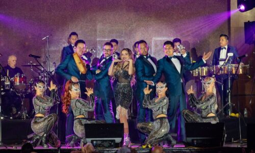 La Sonora Santanera junto a Carlos Cuevas hicieron vibrar a Veracruz