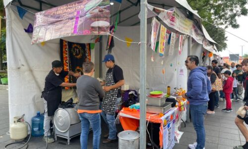 Tamales, atoles y chocolate, así se disfruta en Xalapa el Día de Muertos