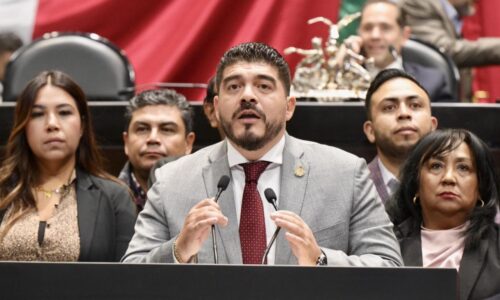 Zenyazen Escobar defiende la reasignación de 5 mil millones de pesos para fortalecer la educación pública