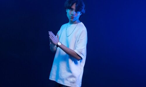 El cantante y compositor Edgar Ceballos, originario de Chihuahua, Chihuahua, presenta su nuevo sencillo “Q Onda Wei”