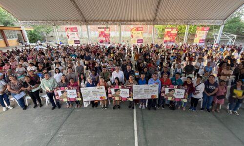 Estrecha coordinación entre Gobierno Federal y Estatal Beneficia a miles de estudiantes con becas en Veracruz