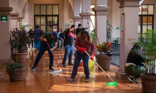 En convivencia institucional y compromiso por el servicio público, hubo Tequio en Palacio Municipal