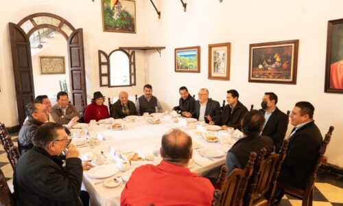 Coordinación con notarios agilizará trámites en Coatepec