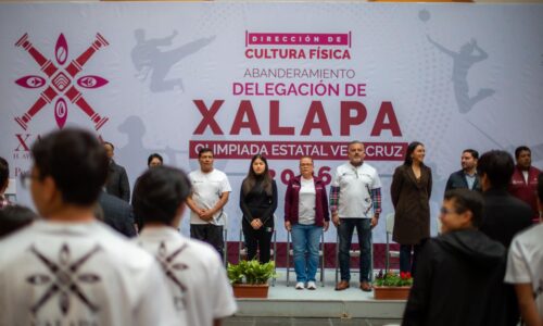 Daniela Griego abanderó a deportistas de la Delegación Xalapa que competirán en la Olimpiada Estatal