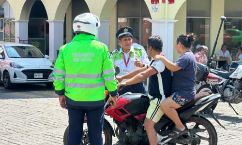 Aplica Ayuntamiento de San Andrés Tuxtla operativo “Casco Seguro” para motociclistas