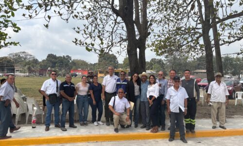 Empresarios de la Bruno Pagliali pavimentan en concreto hidráulico acceso a comunidad Dos Lomas