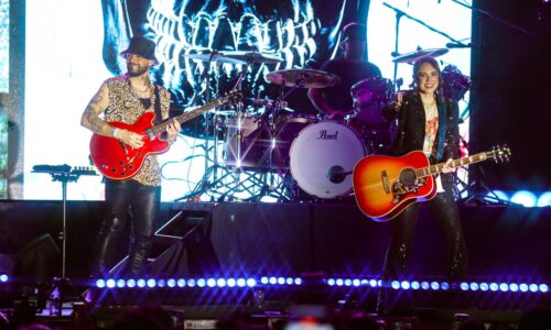 Jesse & Joy le cantan a veracruzanos «Si Nos Dejan» con mariachi