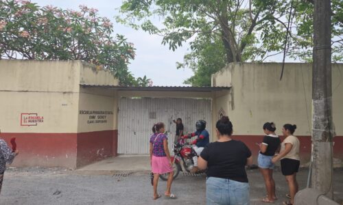Doble robo en escuelas de Veracruz puerto deja más de 300 estudiantes sin clases