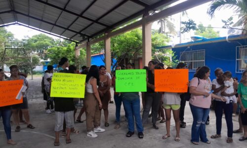 CFE deja sin luz primaria de Veracruz y les cobran 16 mil pesos de multa