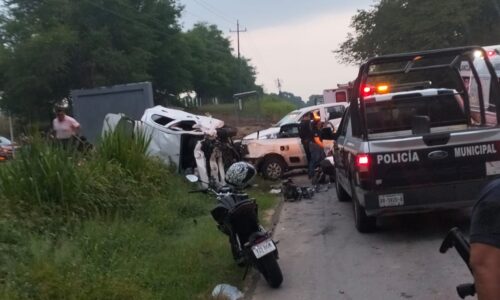 Tragedia en Agua Dulce, choque frontal deja cuatro muertos y dos menores heridos